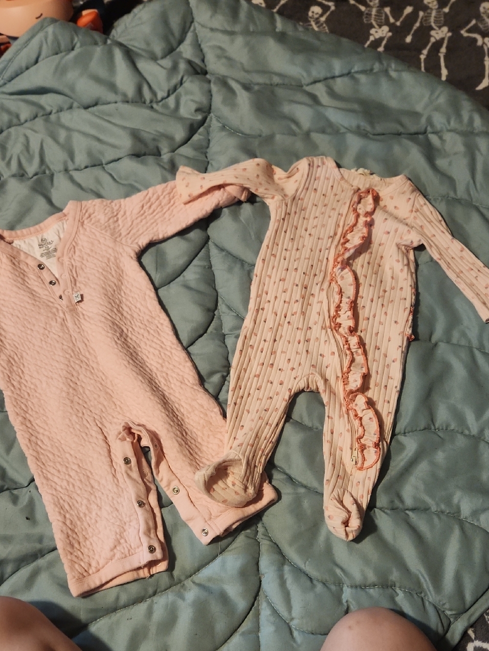 The Honest Company Light Pink Ruffle & Textured Baby Footie Set